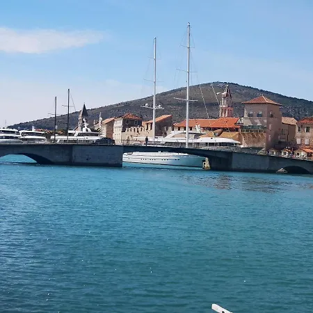 アパート Petrovic Center